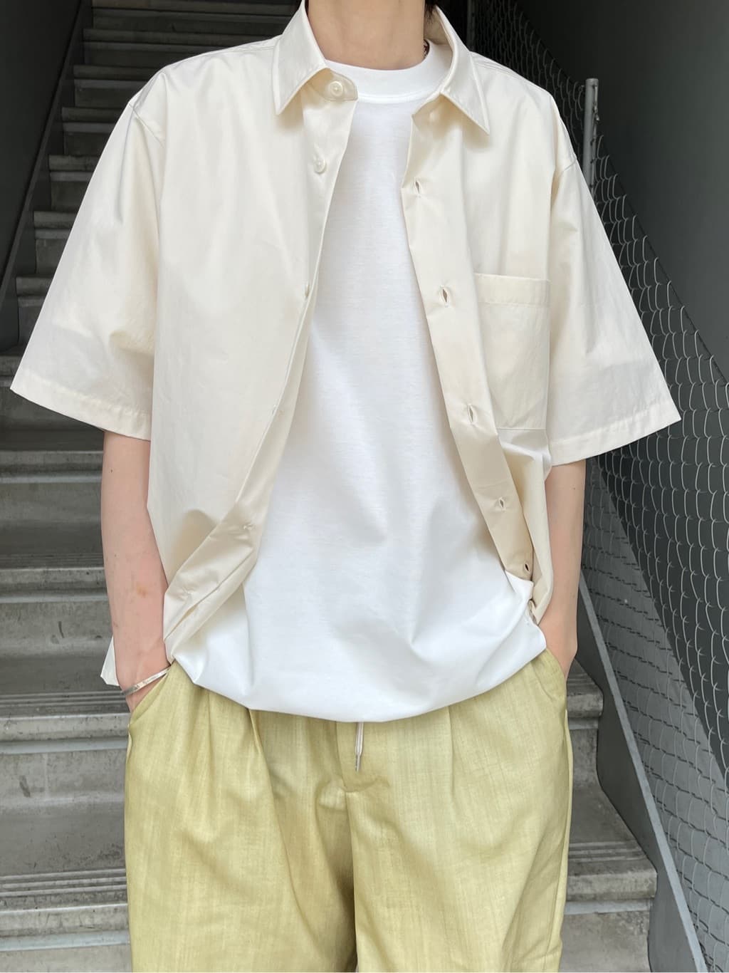 Shintaroさんの「TAKEO KIKUCHI｜【抗菌防臭／5サイズ展開】ハイゲージポンチ Tシャツ」を使ったコーディネート