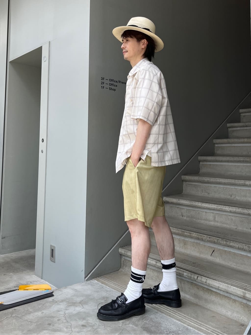 Shintaroさんの「TAKEO KIKUCHI｜【抗菌防臭／5サイズ展開】ハイゲージポンチ Tシャツ」を使ったコーディネート