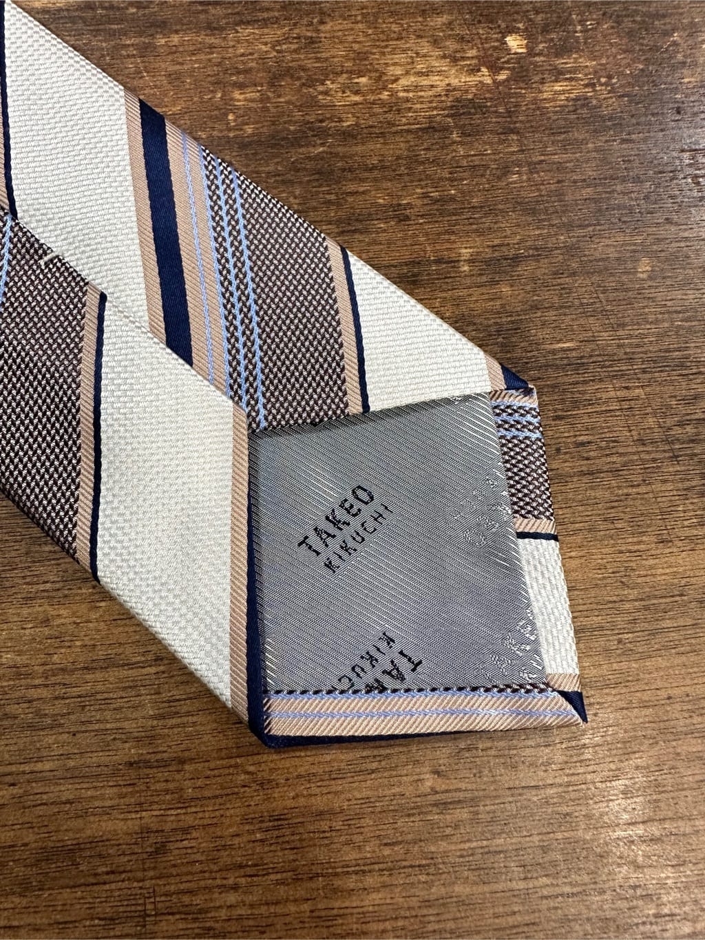Uさんの「TAKEO KIKUCHI｜【Made in JAPAN】ブロード レギュラーカラー ドレスシャツ」を使ったコーディネート