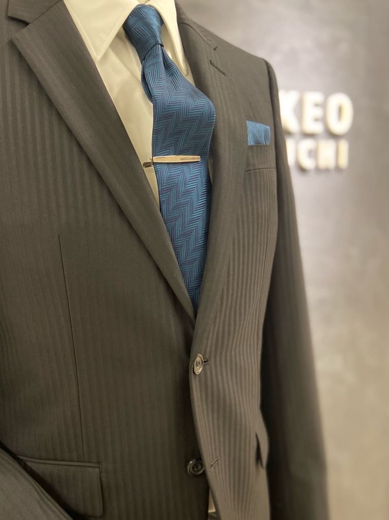 かたやまさんの「TAKEO KIKUCHI｜【Made in JAPAN】矢絣（やがすり）シルクネクタイ」を使ったコーディネート