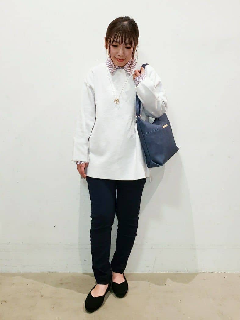TSUCHIYAさんの「SHOO･LA･RUE｜【SS-3L/無理せずスリム】 ぐんぐん伸びる イージーテーパードパンツ」を使ったコーディネート