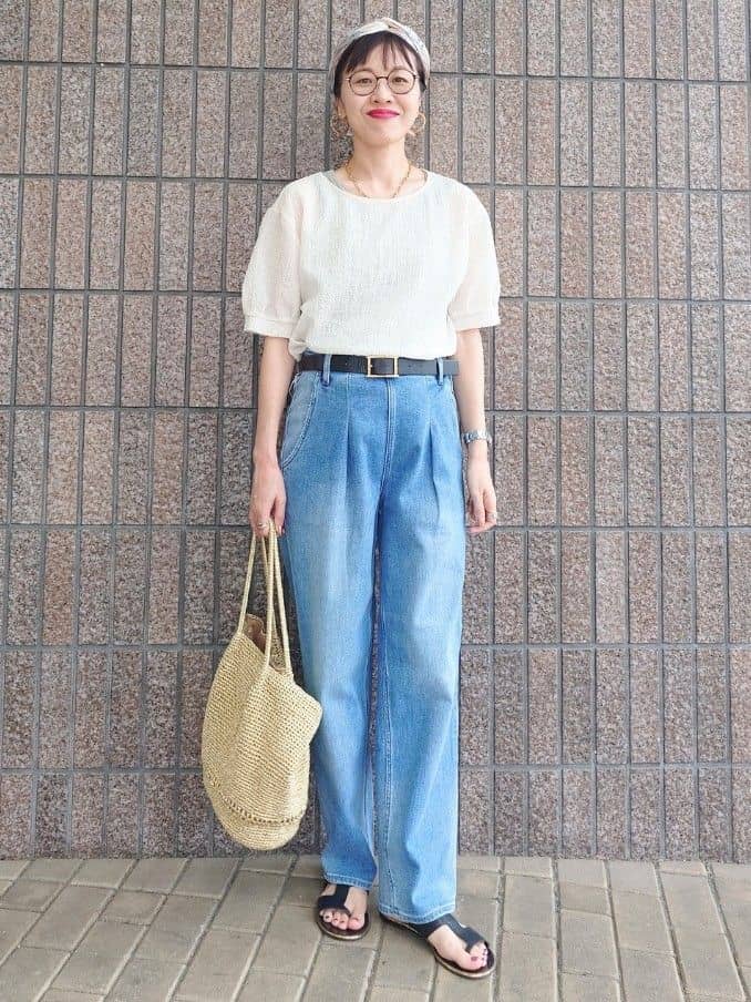 MUTSUKOさんの「UNTITLED｜【手洗い／88cm正方形】エンブレムプリントスカーフ」を使ったコーディネート