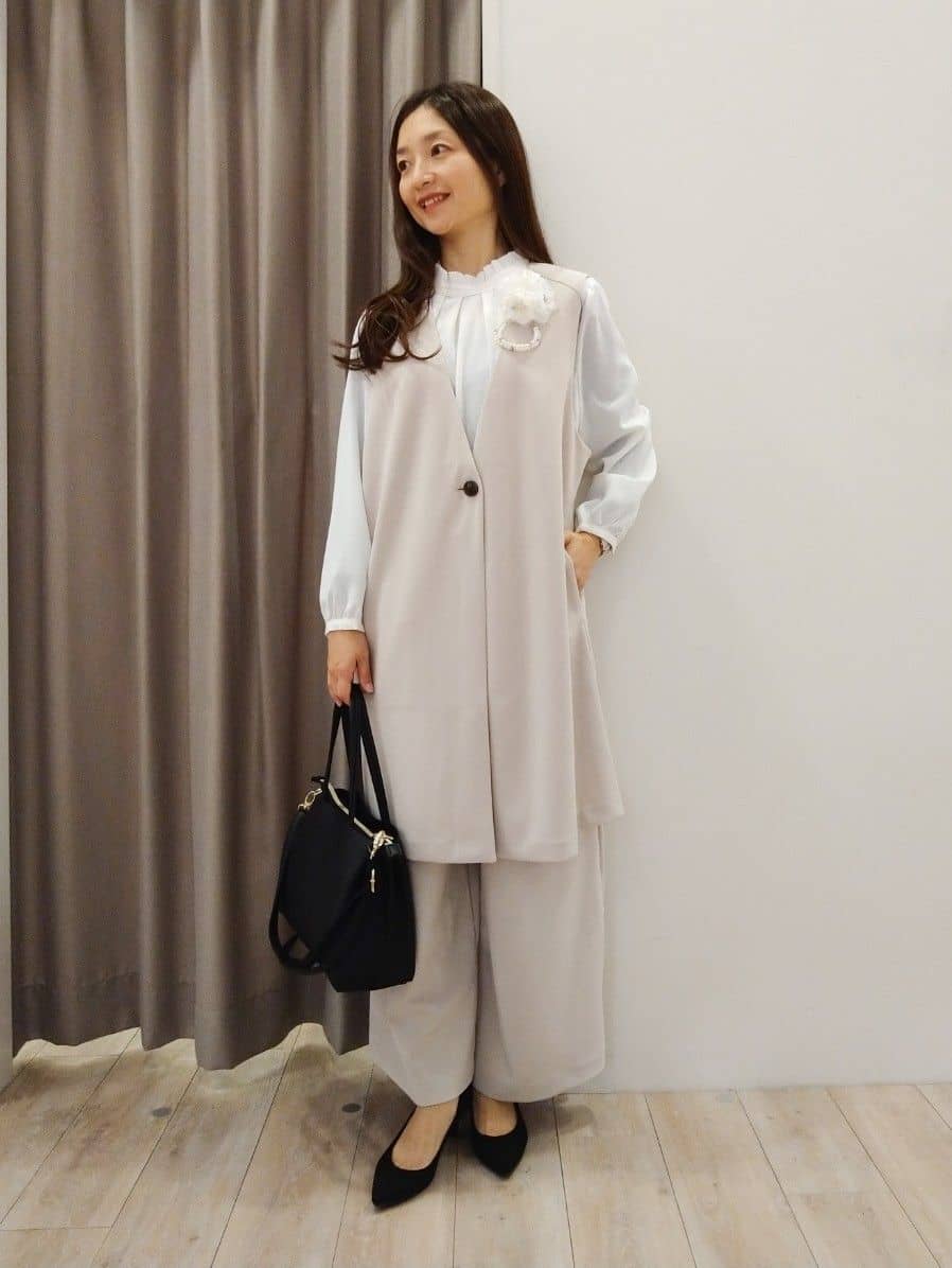 mi-saさんの「SHOO･LA･RUE｜【通勤/デイリー/セットアップ可】マルチに使える カットジョーゼット ワイドパンツ」を使ったコーディネート