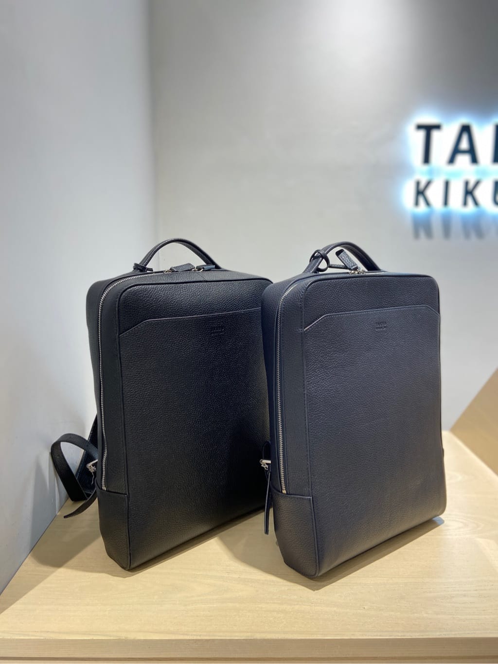 わいずみさんの「TAKEO KIKUCHI｜フルベジタンニンレザー バックパック」を使ったコーディネート