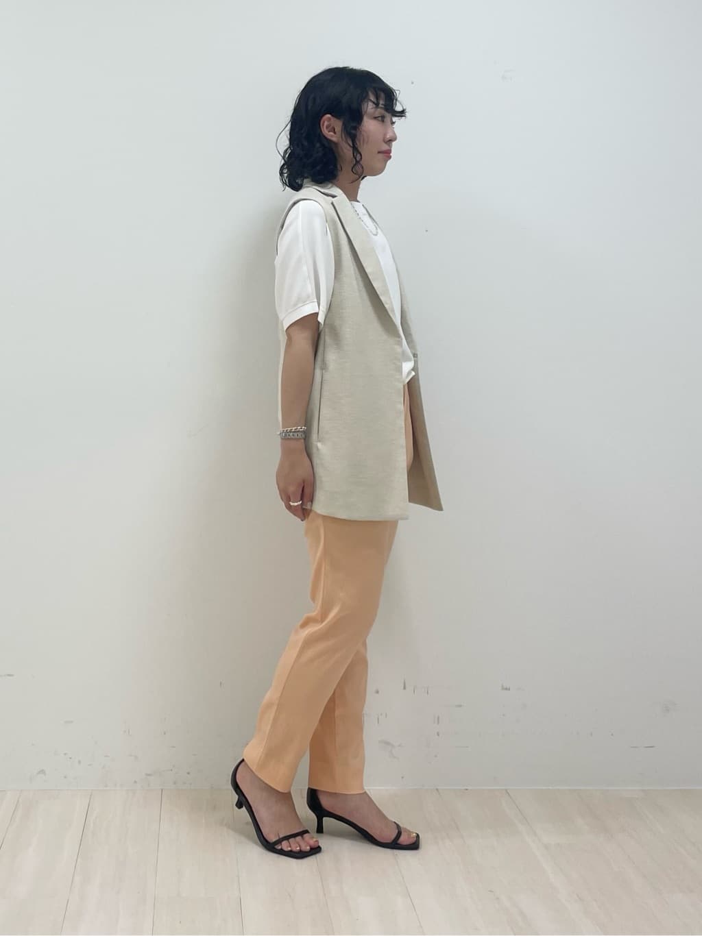 kanaさんの「INDIVI｜【パンツ人気1位／褒められパンツ／洗える】ウエストゴムタックテーパードパンツ」を使ったコーディネート