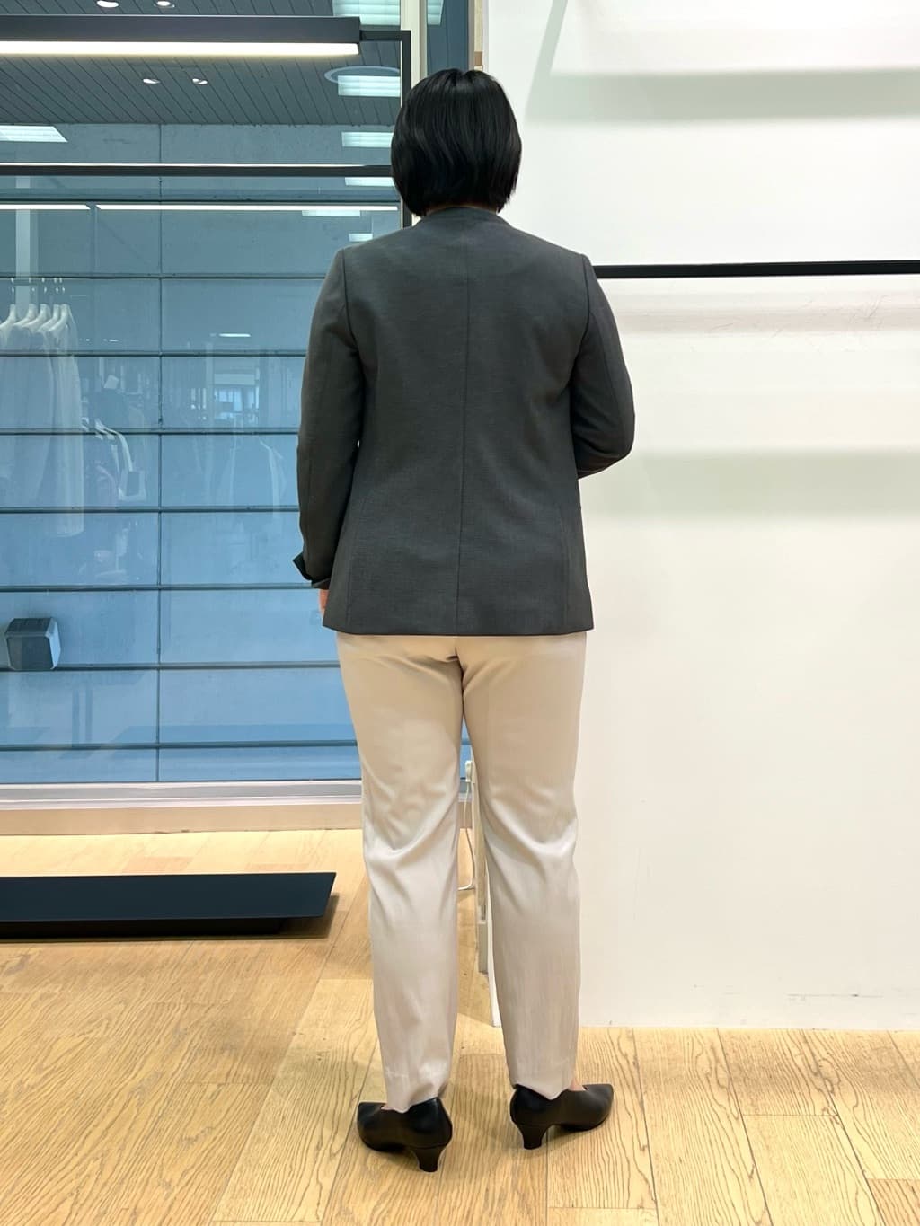 shimaさんの「INDIVI｜【洗える/通勤/UV/吸水速乾】Vネックブラウス」を使ったコーディネート