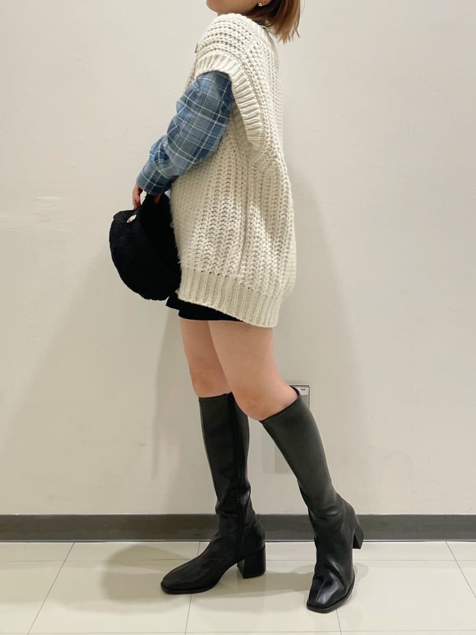 re__さんの「ESPERANZA｜スクエアトゥロングブーツ【ロングセラー／歩きやすい／ローヒール／ストレッチ／サイドジップ／着脱簡単／」を使ったコーディネート