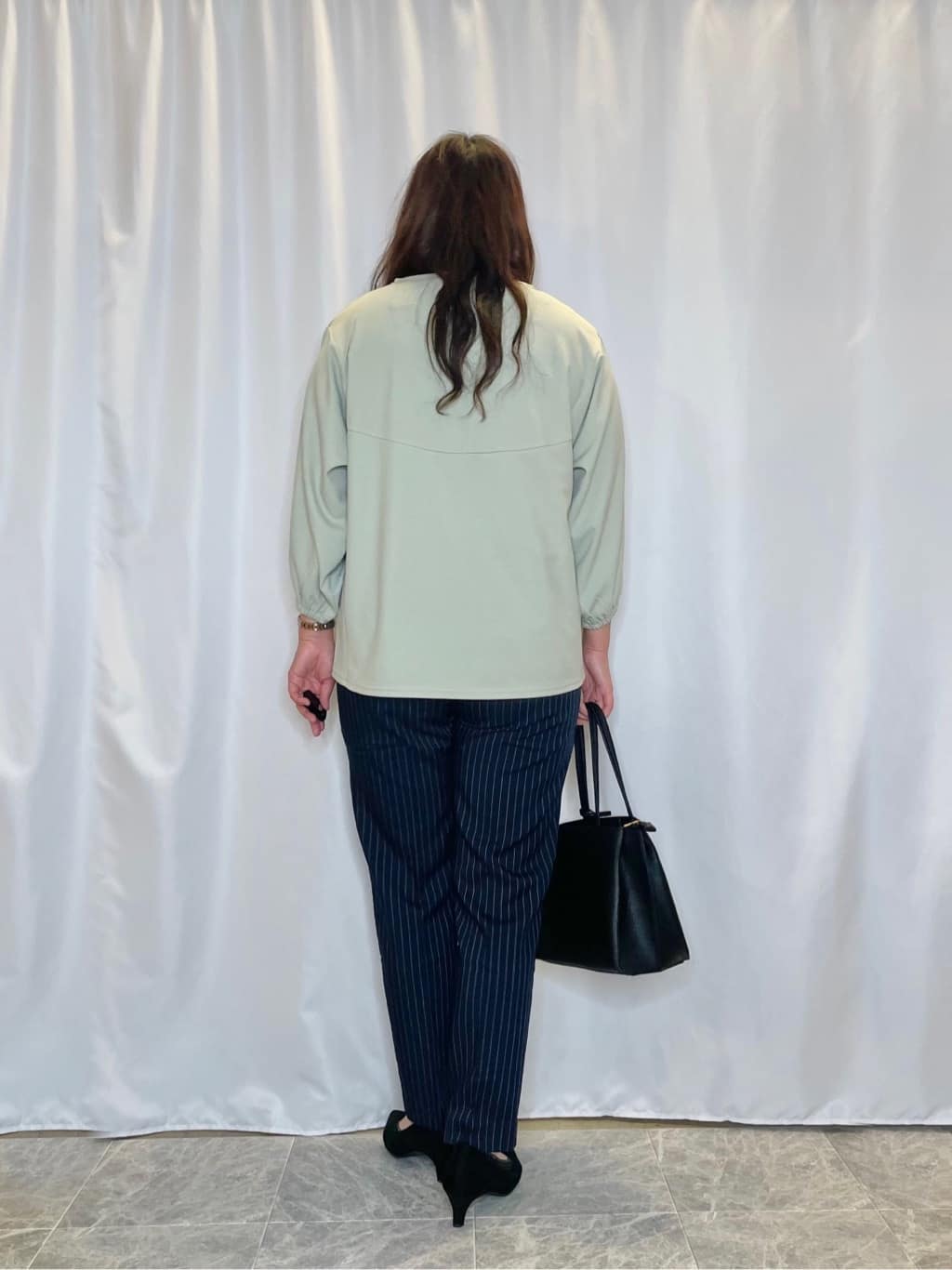 Ayaさんの「SHOO･LA･RUE｜【洗える/SS-3L】すっきりキレイにかっこよく 大人のテーパードパンツ」を使ったコーディネート