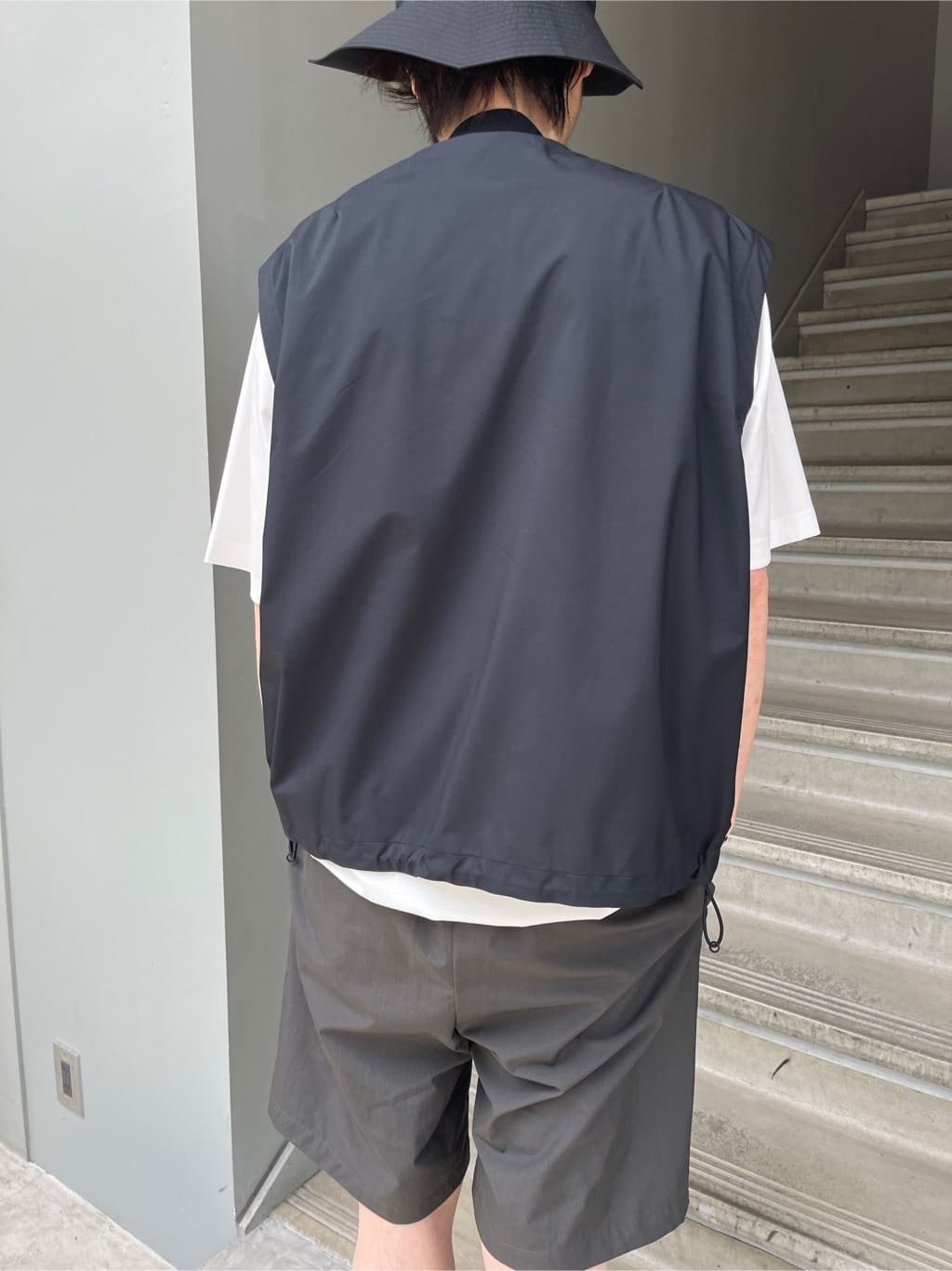 Shintaroさんの「TAKEO KIKUCHI｜【抗菌防臭／5サイズ展開】ハイゲージポンチ Tシャツ」を使ったコーディネート