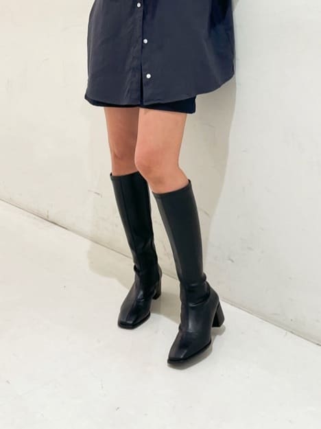 maiさんの「ESPERANZA｜スクエアトゥロングブーツ【ロングセラー／歩きやすい／ローヒール／ストレッチ／サイドジップ／着脱簡単／」を使ったコーディネート