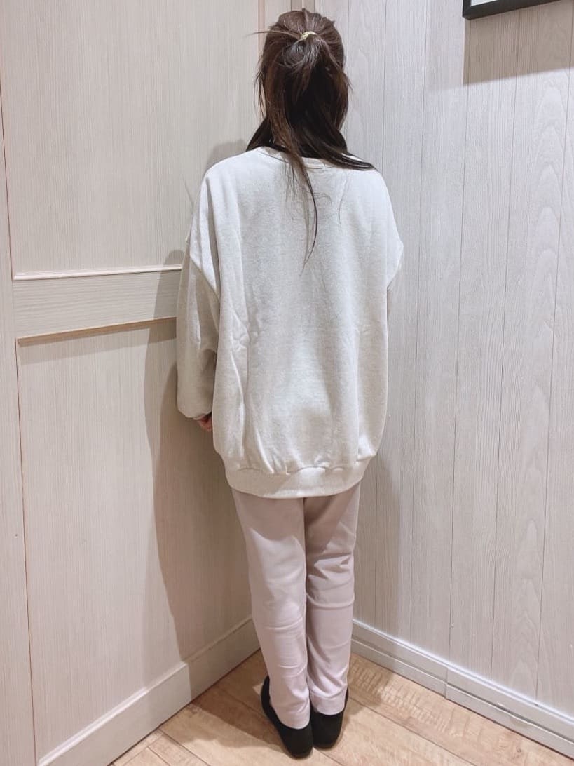 COSさんの「SHOO･LA･RUE｜【SS-3L/無理せずスリム】 ぐんぐん伸びる イージーテーパードパンツ」を使ったコーディネート