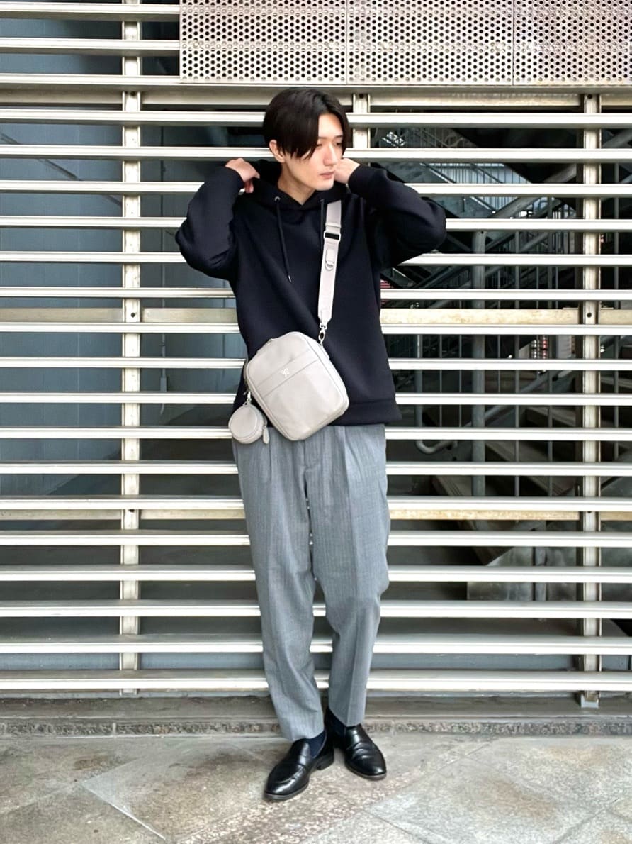 Seiyaさんの「TAKEO KIKUCHI｜【Sサイズ～】エアダン プルオーバー パーカ」を使ったコーディネート