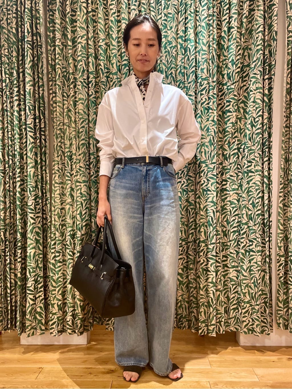 Annさんの「DRESSTERIOR｜【STORY11月号掲載】レオパードシルクスカーフ」を使ったコーディネート