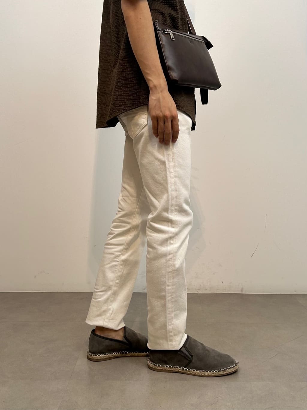 SHOSEIさんの「TAKEO KIKUCHI｜【Sサイズ～】ストレッチ デニム パンツ」を使ったコーディネート