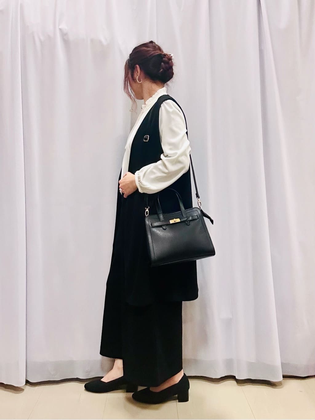 fuuさんの「SHOO･LA･RUE｜【通勤/デイリー/セットアップ可】マルチに使える カットジョーゼット ワイドパンツ」を使ったコーディネート