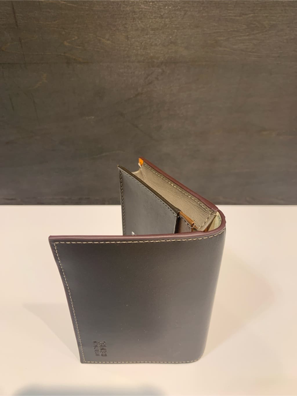 木村剛さんの「TAKEO KIKUCHI｜アンティーク調レザー 2つ折り財布」を使ったコーディネート