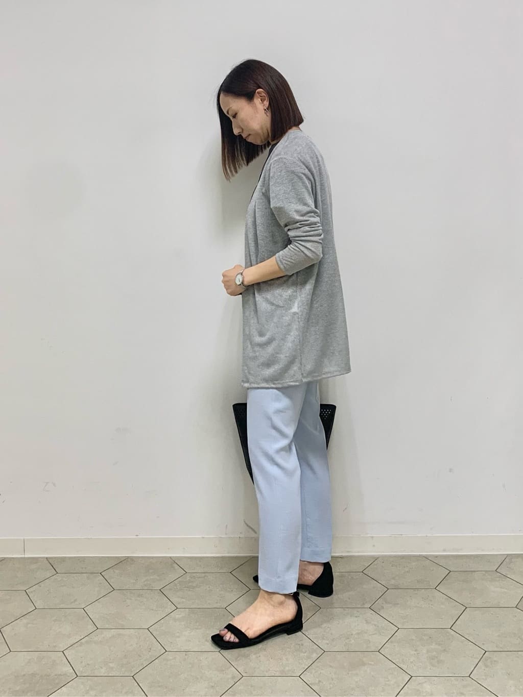 yurinaさんの「INDIVI｜【洗える／シアーストライプ柄】着流しジャージカーディガン」を使ったコーディネート