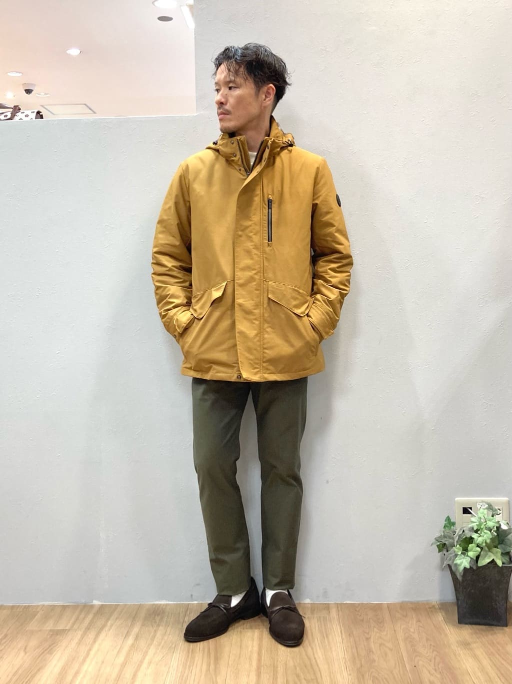 シュンさんの「TAKEO KIKUCHI｜【全7サイズ&times;8色展開！】トップマルチヘリンボン パンツ」を使ったコーディネート