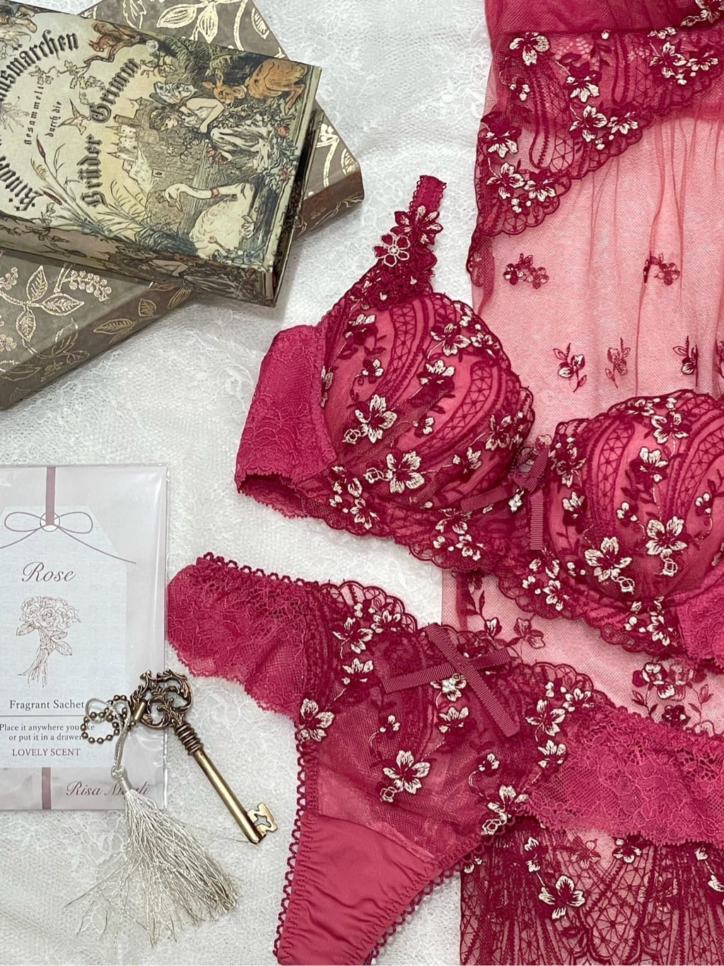 maiさんの「Risa Magli｜フェリシテ スリップ」を使ったコーディネート