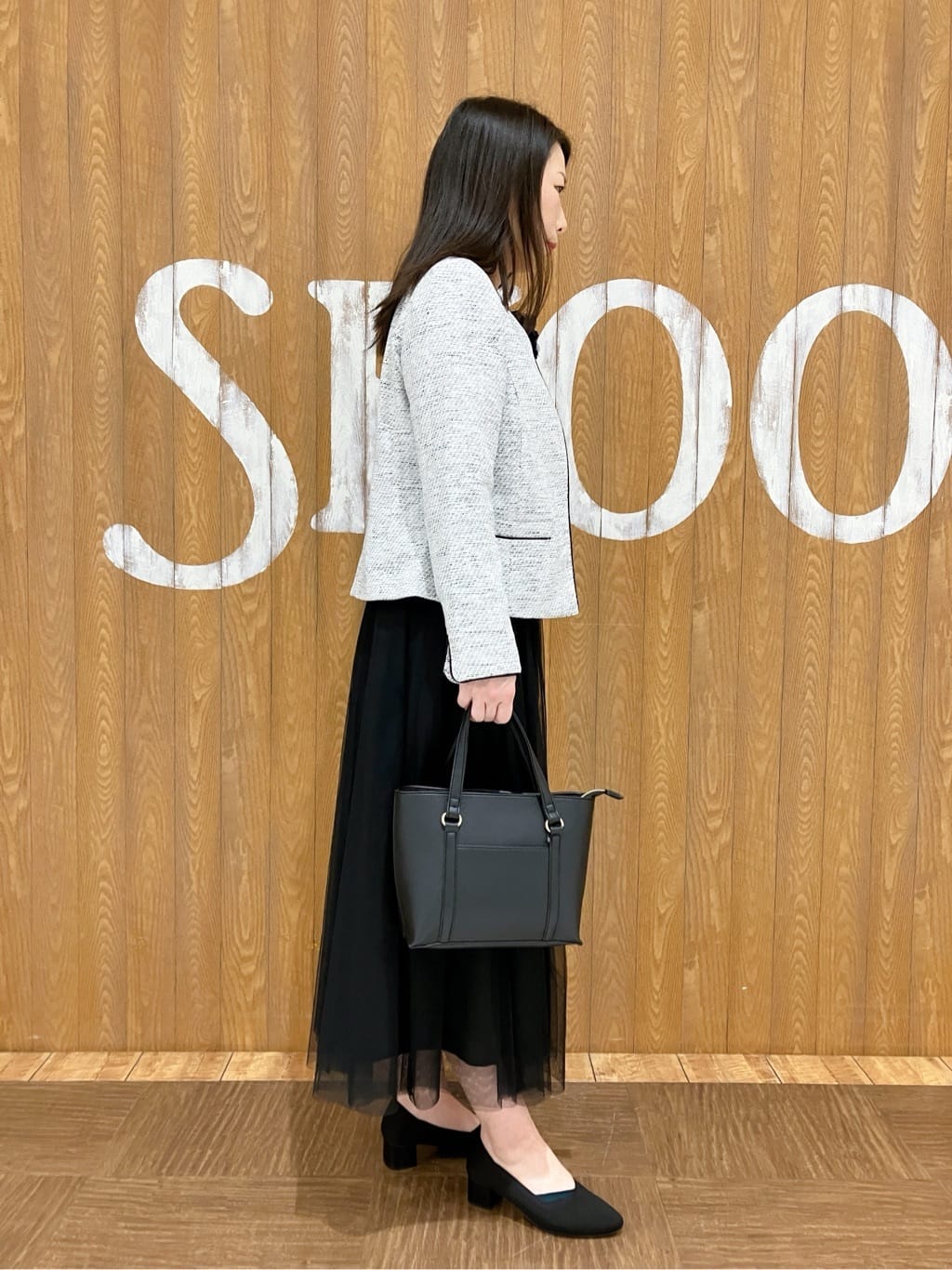 FUJIさんの「SHOO･LA･RUE｜◆【通勤/セレモニー】女性らしいハートネック パイピング ツイードジャケット」を使ったコーディネート