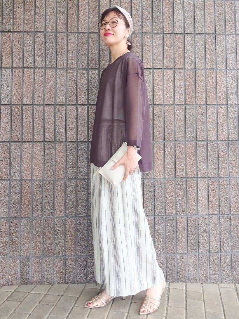 MUTSUKOさんの「UNTITLED｜【手洗い／88cm正方形】エンブレムプリントスカーフ」を使ったコーディネート