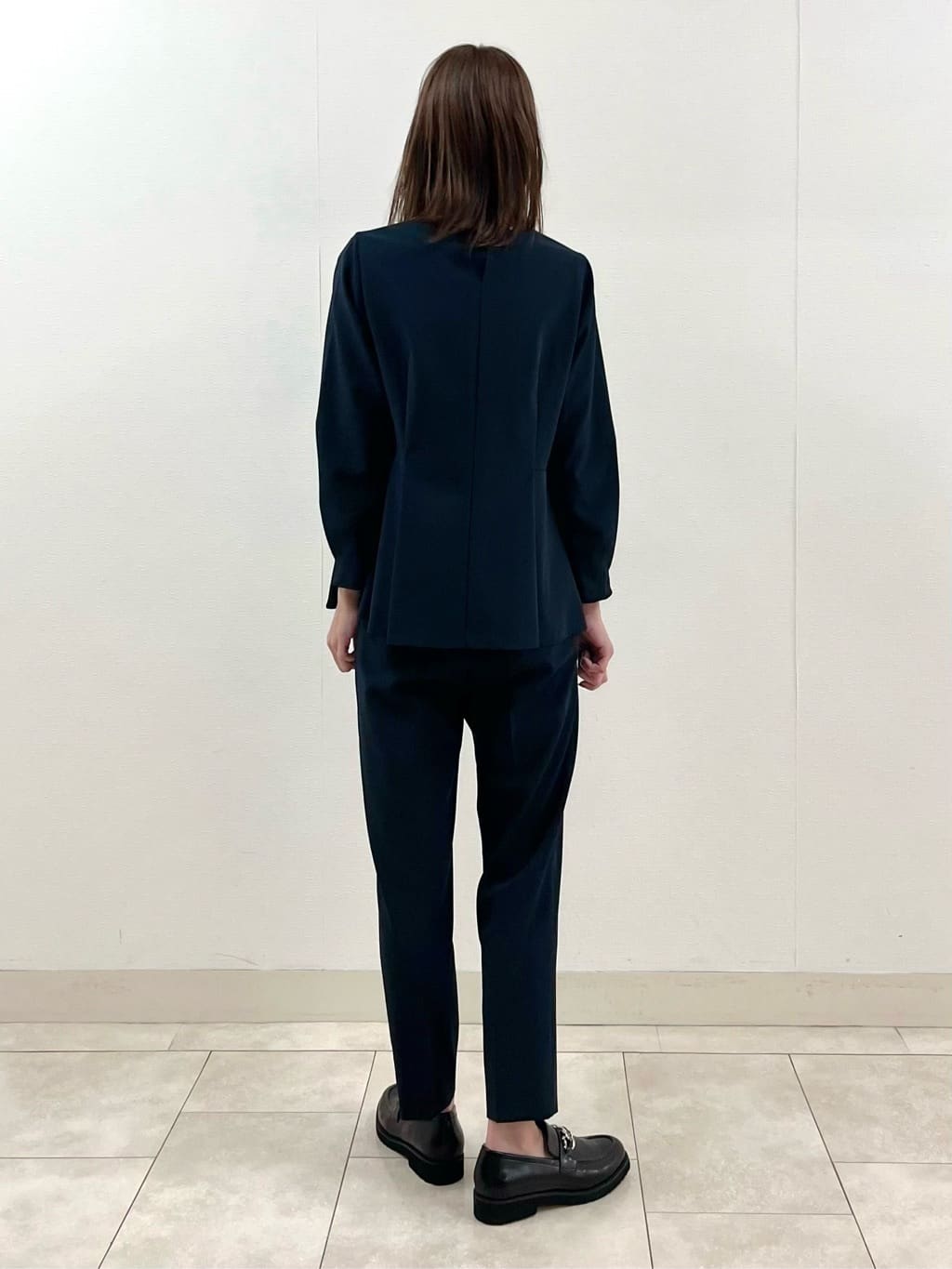 shioriさんの「INDIVI｜【洗える／SETUP可能／セレモニー】ペプラムブラウス」を使ったコーディネート