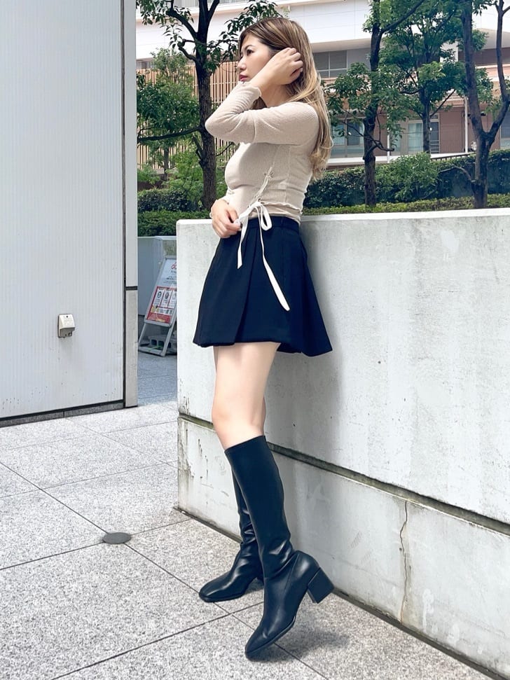 ayaさんの「ESPERANZA｜スクエアトゥロングブーツ【ロングセラー／歩きやすい／ローヒール／ストレッチ／サイドジップ／着脱簡単／」を使ったコーディネート