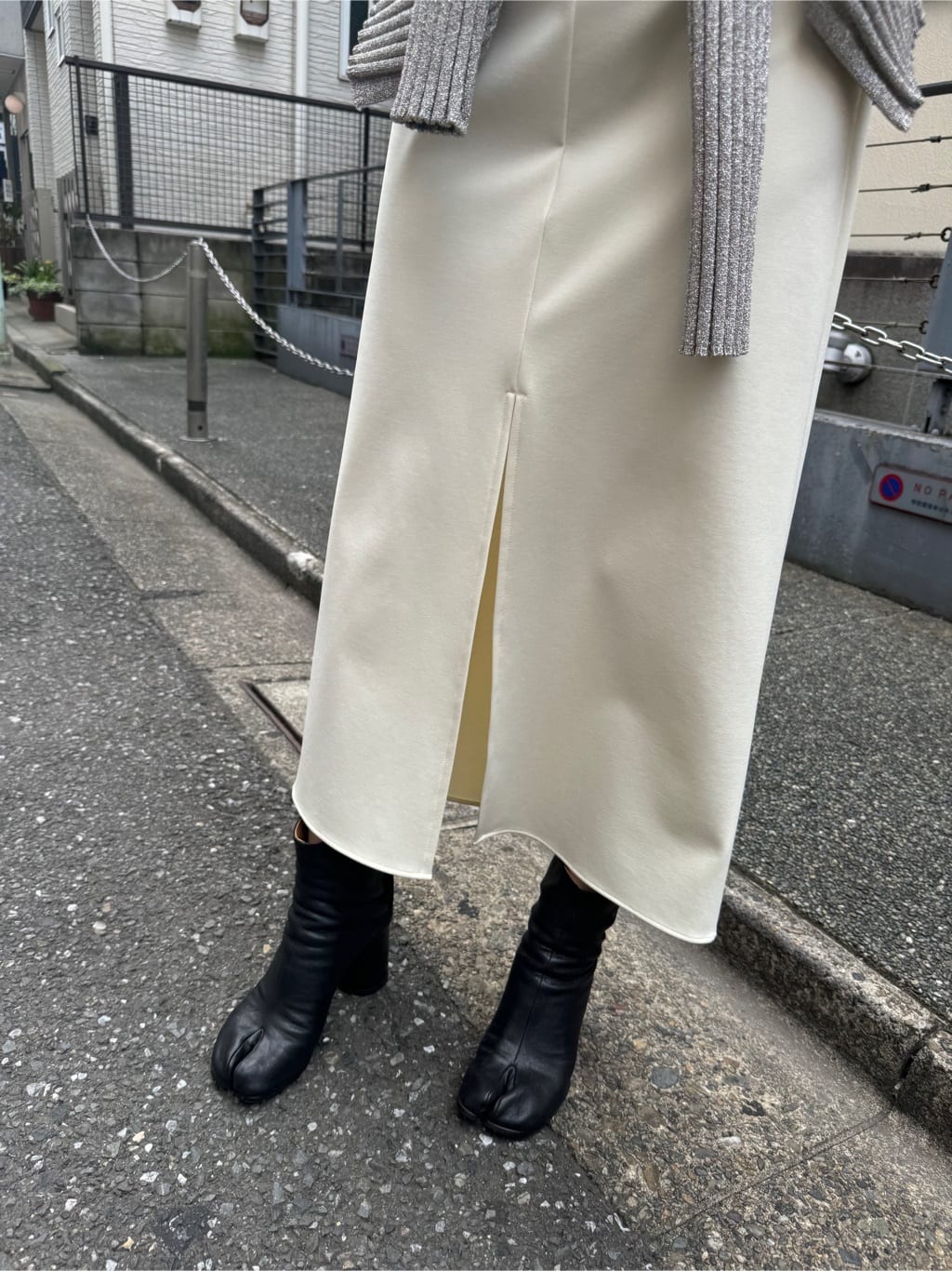 designer yukaさんの「CODE A｜slit jersey dress」を使ったコーディネート