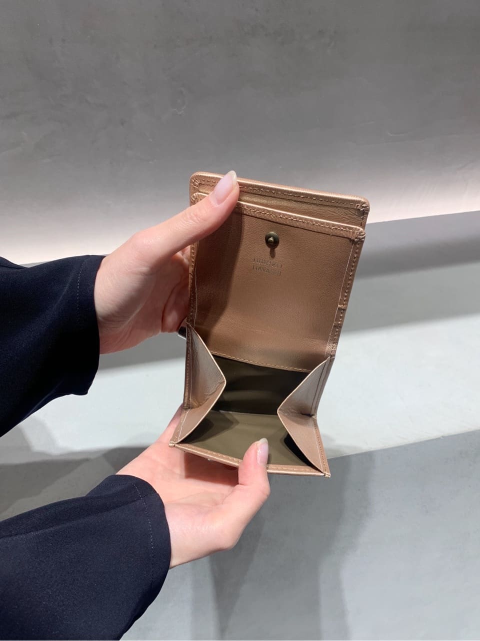 Kさんの「HIROKO HAYASHI｜GIRASOLE（ジラソーレ）二つ折り財布」を使ったコーディネート