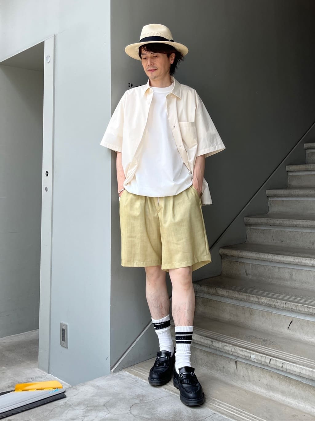 Shintaroさんの「TAKEO KIKUCHI｜【抗菌防臭／5サイズ展開】ハイゲージポンチ Tシャツ」を使ったコーディネート
