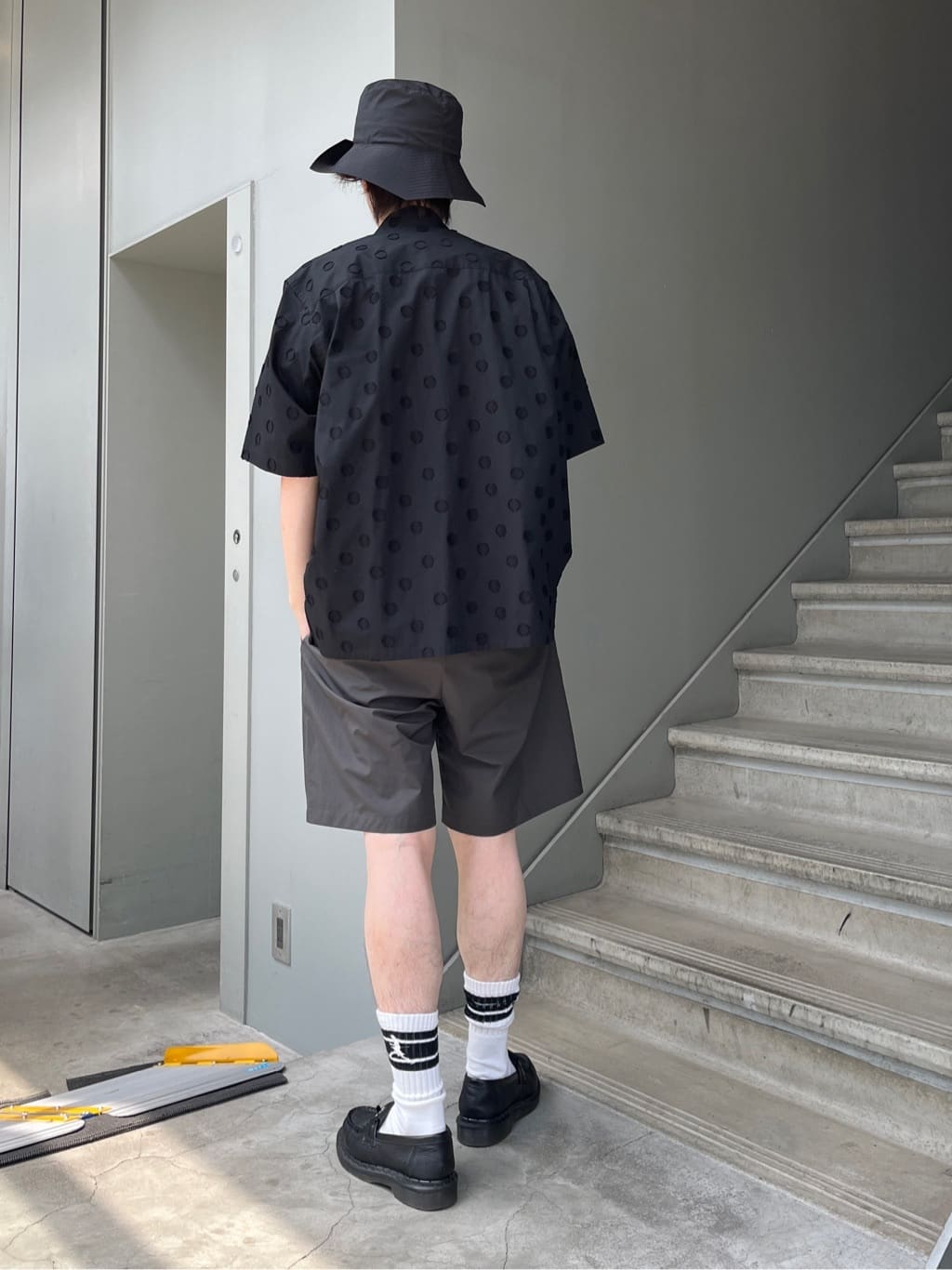 Shintaroさんの「TAKEO KIKUCHI｜【抗菌防臭／5サイズ展開】ハイゲージポンチ Tシャツ」を使ったコーディネート