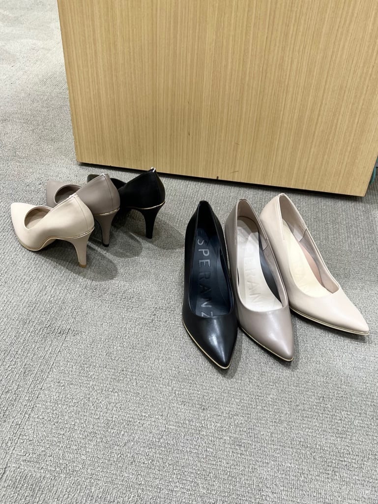 yumiさんの「ESPERANZA｜【レイン対応/12時間パンプス】約8.5cm　歩きやすくて疲れにくい」を使ったコーディネート