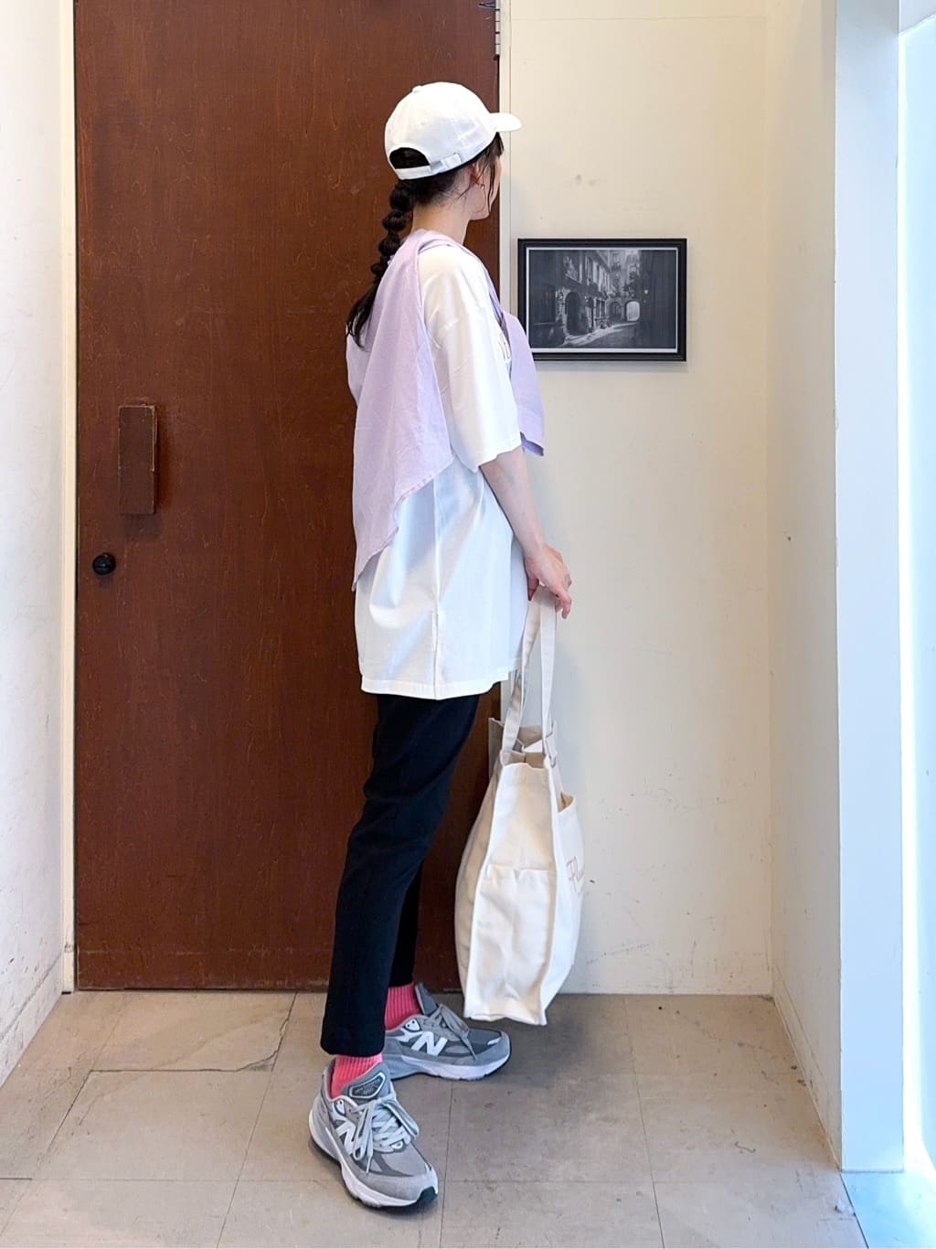 𝐇𝐢𝐫𝐨𝐦𝐢さんの「SHOO･LA･RUE｜【SS-3L/無理せずスリム】 ぐんぐん伸びる イージーテーパードパンツ」を使ったコーディネート