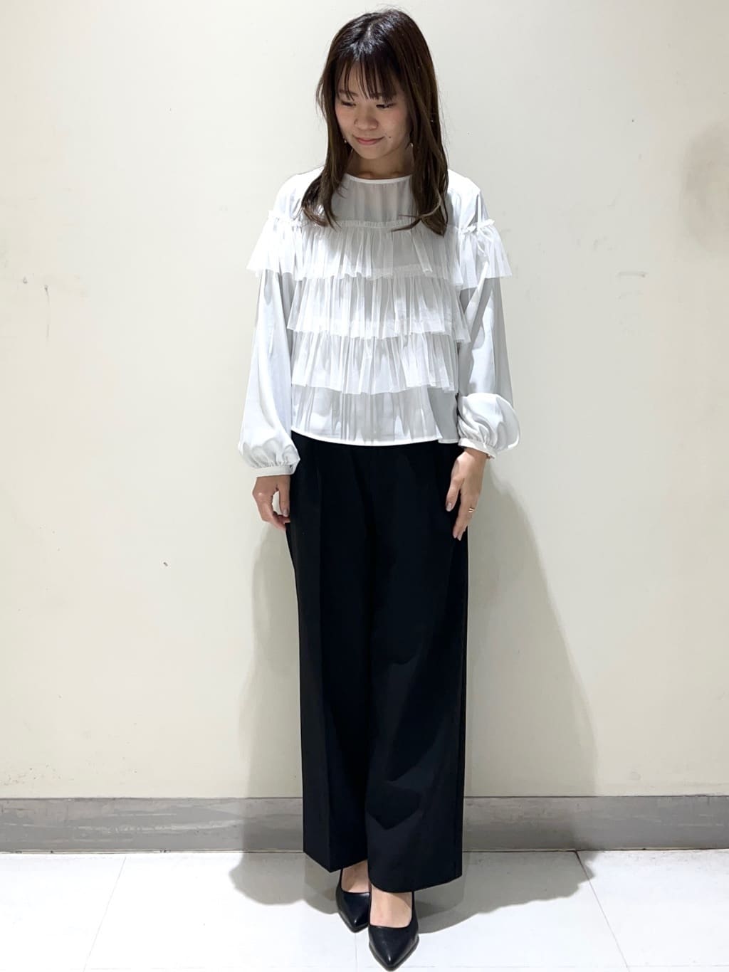 meeさんの「OPAQUE.CLIP｜【抗菌防臭加工/7cmヒール】ベーシックパンプス/通勤対応」を使ったコーディネート