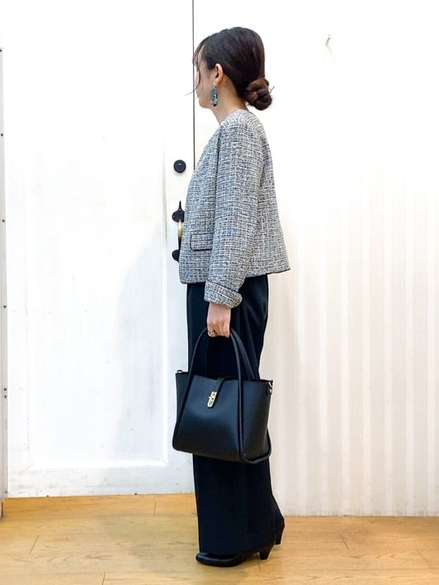 miyaさんの「grove｜【ふわっと心地よい足入れ】やわここち(R)Vカットパンプス」を使ったコーディネート