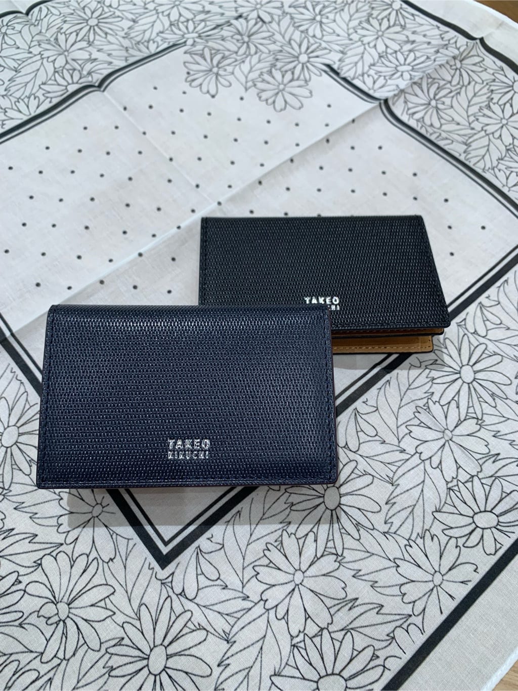 よぴさんの「TAKEO KIKUCHI｜【ソフト＆ナチュラル】ミニメッシュ レザー 名刺入れ」を使ったコーディネート