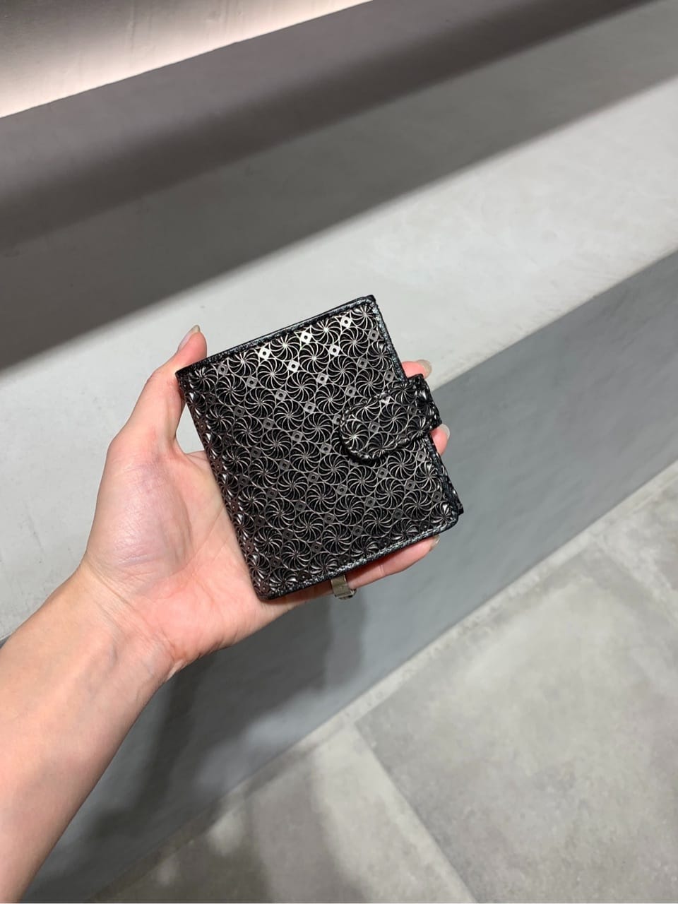 Kさんの「HIROKO HAYASHI｜GIRASOLE（ジラソーレ）薄型二つ折り財布」を使ったコーディネート