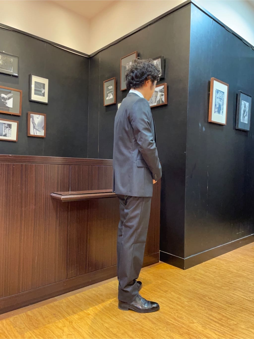 KEIさんの「TAKEO KIKUCHI｜【ナローモデル】シャイニー ヘリンボン ストライプ スーツ/3ピース対応可」を使ったコーディネート