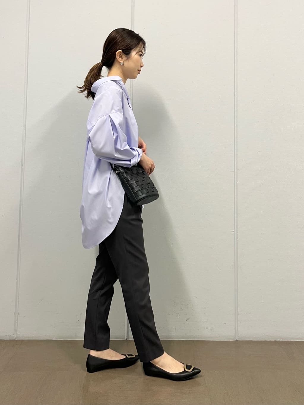 shokoさんの「INDIVI｜【パンツ人気1位／褒められパンツ／洗える】ウエストゴムタックテーパードパンツ」を使ったコーディネート