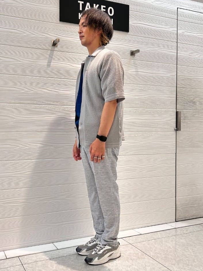 井出恭輔さんの「TAKEO KIKUCHI｜【尾州織】リネンブレンド メッシュパンツ」を使ったコーディネート