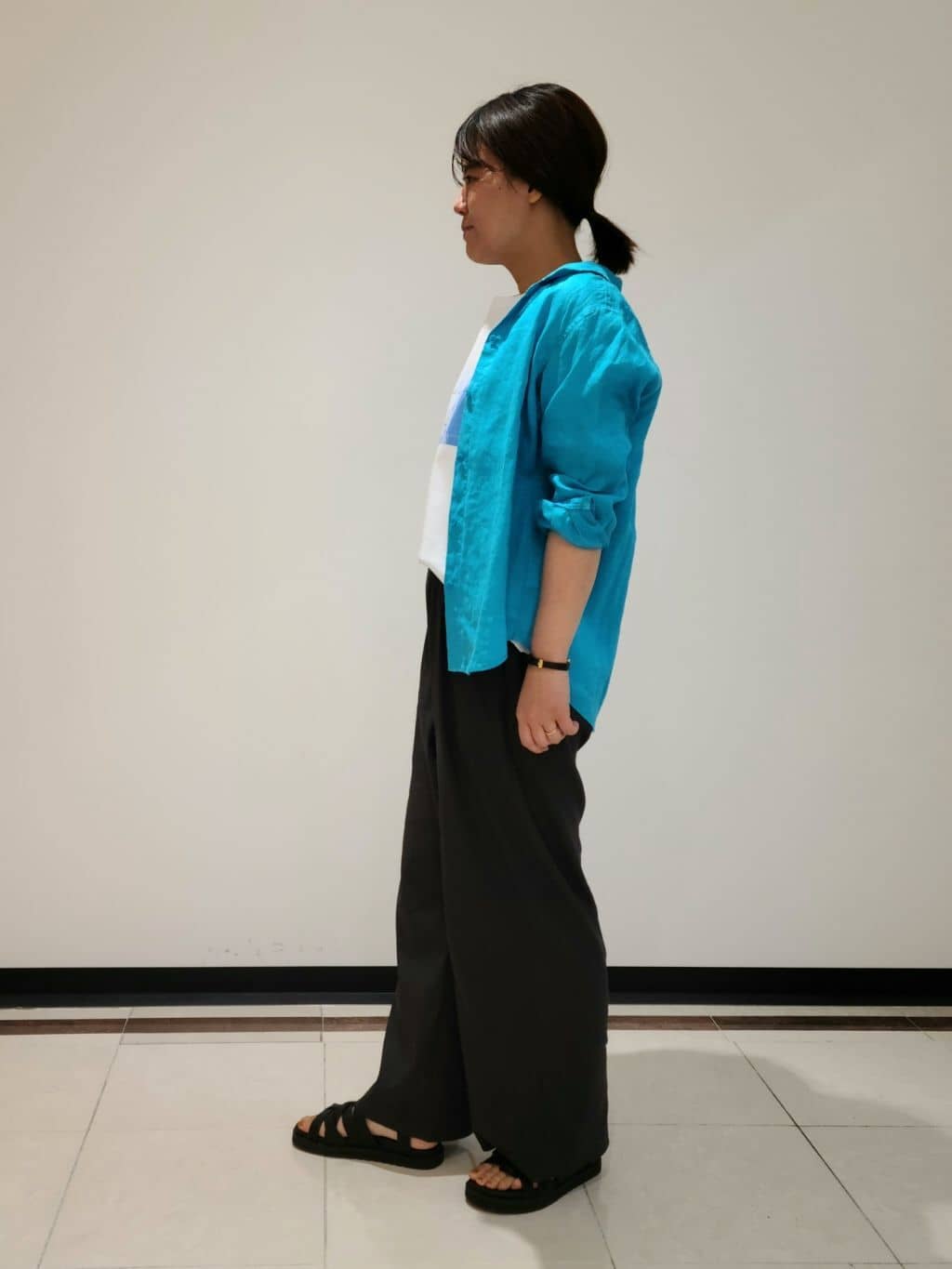 eriさんの「INDIVI｜【褒められパンツ／洗える／ウエストゴム】ワイドタックパンツ」を使ったコーディネート