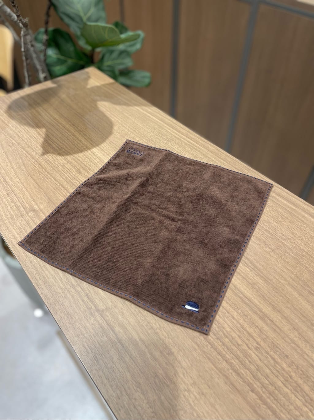 コウノ モトヤさんの「TAKEO KIKUCHI｜【Made in JAPAN】タオルハンカチ」を使ったコーディネート