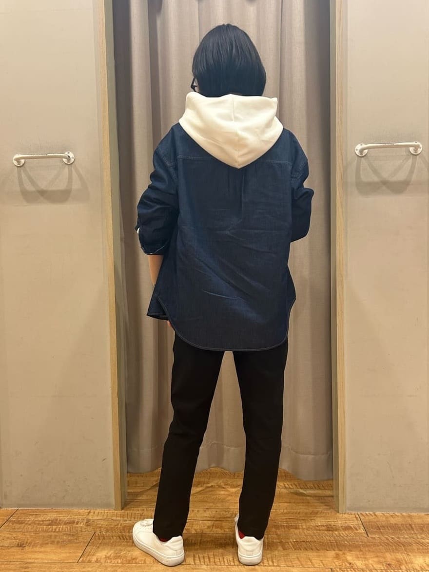 じゅのさんの「SHOO･LA･RUE｜【SS-3L/無理せずスリム】 ぐんぐん伸びる イージーテーパードパンツ」を使ったコーディネート