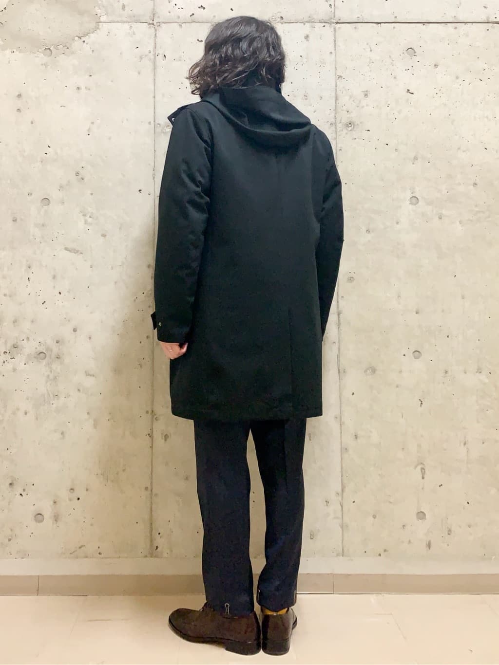 木村剛さんの「TAKEO KIKUCHI｜【Three by Three】シャイニーシャークピンヘッド スーツ/3ピース対応可」を使ったコーディネート
