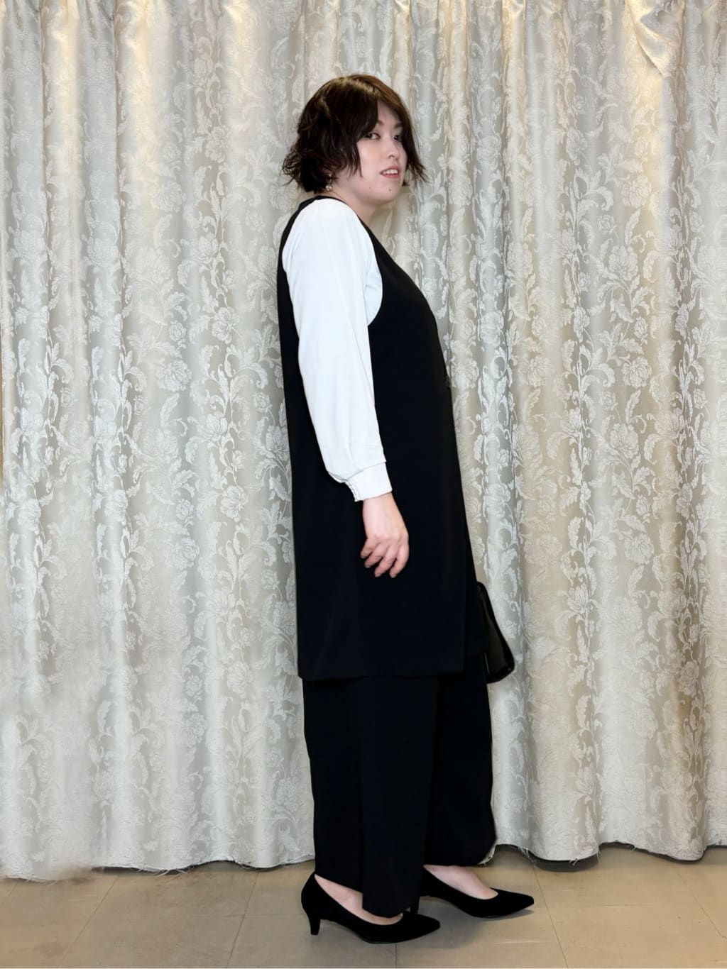 たみさんの「SHOO･LA･RUE｜【通勤/デイリー/セットアップ可】マルチに使える カットジョーゼット ワイドパンツ」を使ったコーディネート