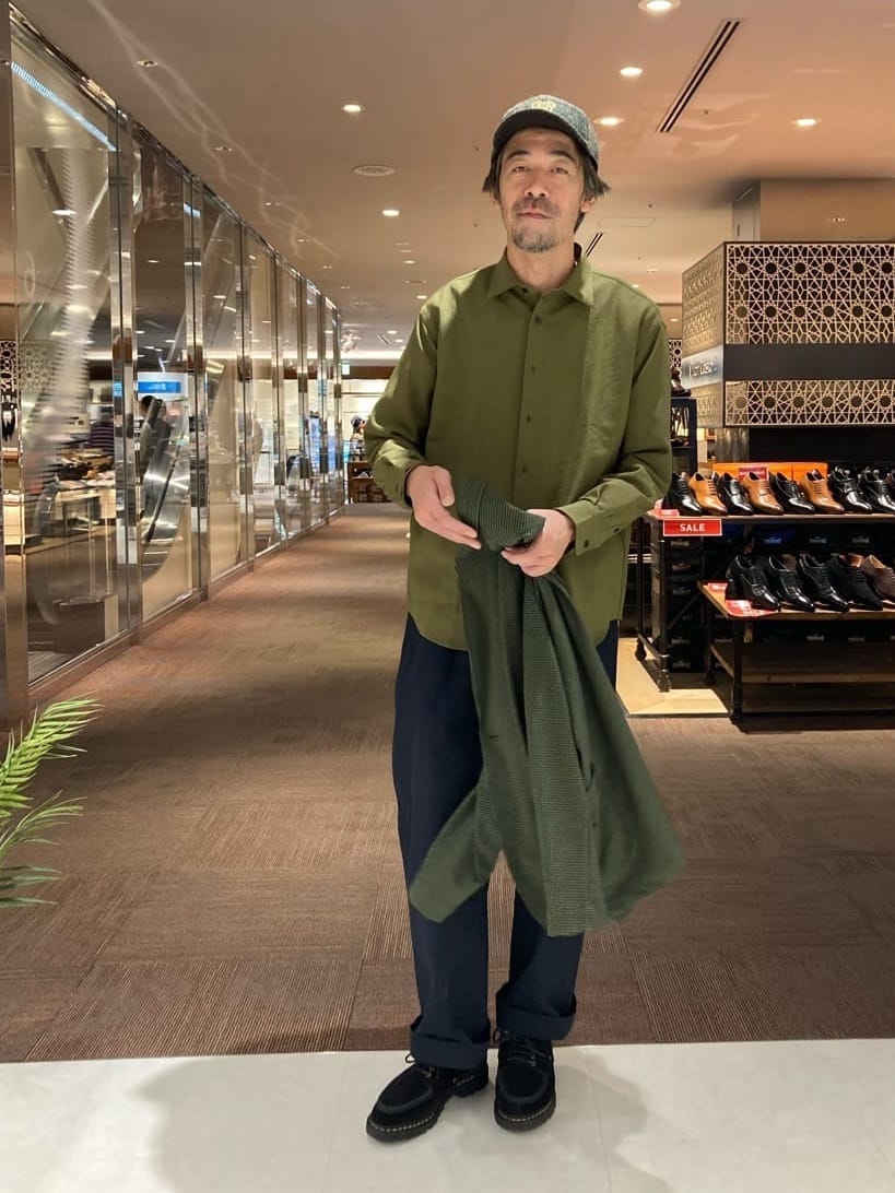 KDDさんの「TAKEO KIKUCHI｜【カシミヤ100％】無地リバー 配色カシミヤマフラー」を使ったコーディネート
