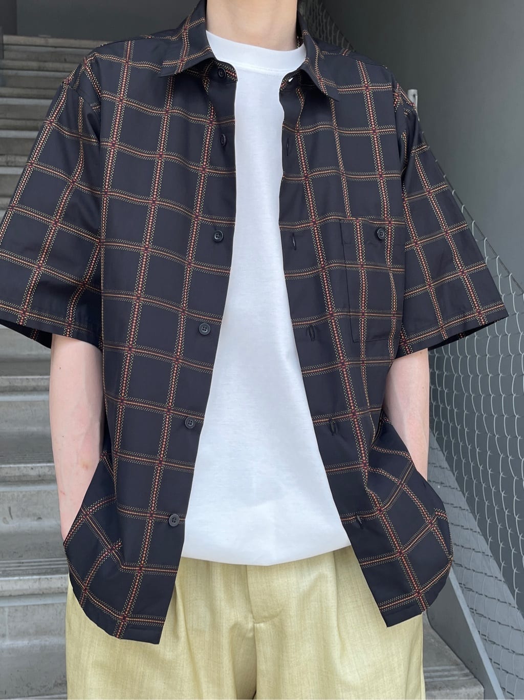 Shintaroさんの「TAKEO KIKUCHI｜【抗菌防臭／5サイズ展開】ハイゲージポンチ Tシャツ」を使ったコーディネート
