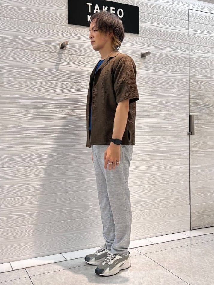 井出恭輔さんの「TAKEO KIKUCHI｜【尾州織】リネンブレンド メッシュパンツ」を使ったコーディネート
