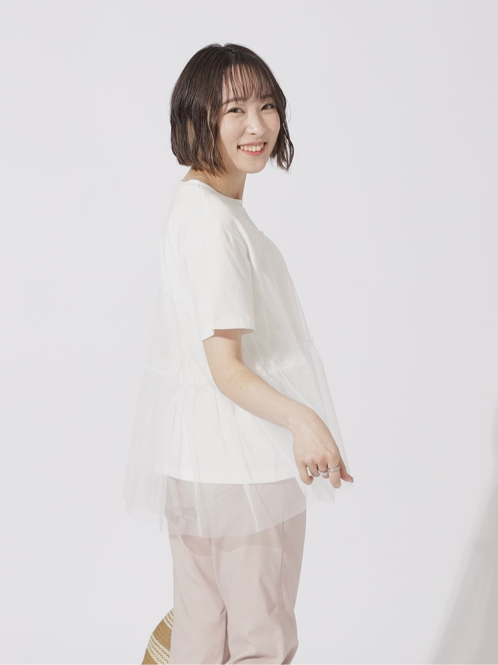 𝐜𝐡𝐢𝐤𝐚さんの「SHOO･LA･RUE｜【SS-3L/無理せずスリム】 ぐんぐん伸びる イージーテーパードパンツ」を使ったコーディネート