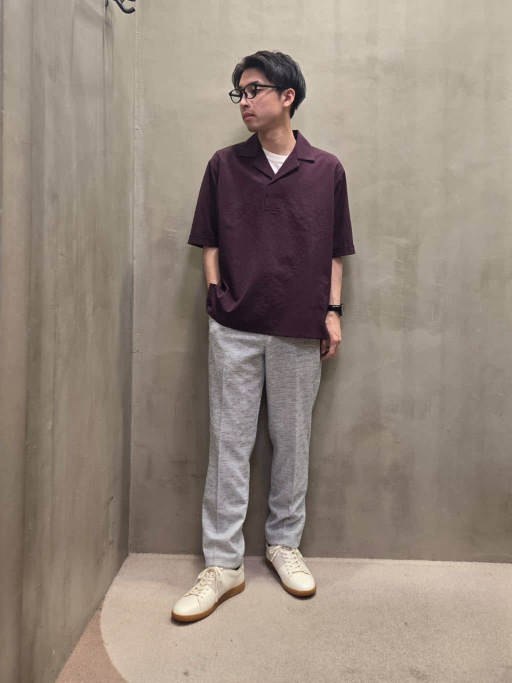 白木駆さんの「TAKEO KIKUCHI｜【尾州織】リネンブレンド メッシュパンツ」を使ったコーディネート